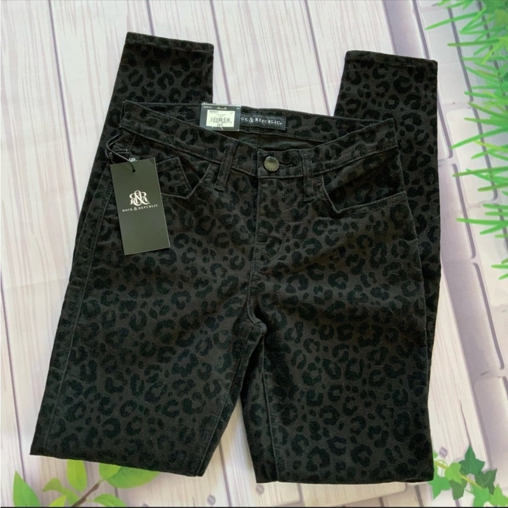 NWT Rock & Republic Black Mid Rise Kashmiere Animal Print Legging Jeans, Size 2 - Picture 3 of 12